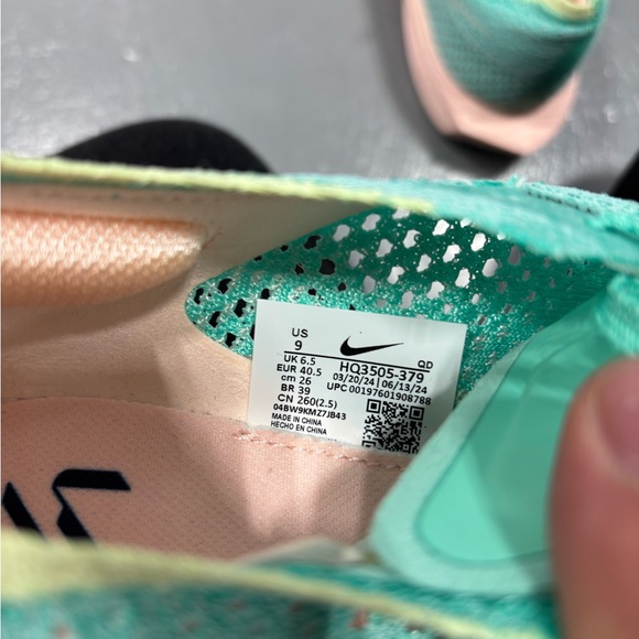 Nike ZoomX Athletic Shoes - Mint Green and Pastel Pink - Picture 9 of 10
